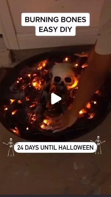 Halloween Burning Bones, Deco Halloween, Days Until Halloween, Holiday Halloween, Craft Lovers, August 22, Crafty Craft, Holidays Halloween, Halloween Ideas