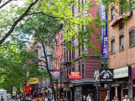 Best Restaurants, Bars & Hotels In NYC's West Village & Greenwich Village - Thrillist Greenwich Village Nyc, West Village Nyc, Village Hotel, Brooklyn Brownstone, Village Photos, Nyc Hotels, Downtown Manhattan, Tourist Map, Washington Square Park