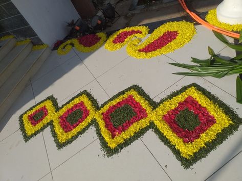 Flower Pathway, House Warming Decoration, Diwali Rangoli Designs, Flowers Rangoli, Welcome Home Decorations, Flower Carpet, Cradle Ceremony, Decorating Room, Embroidery Patterns Flowers