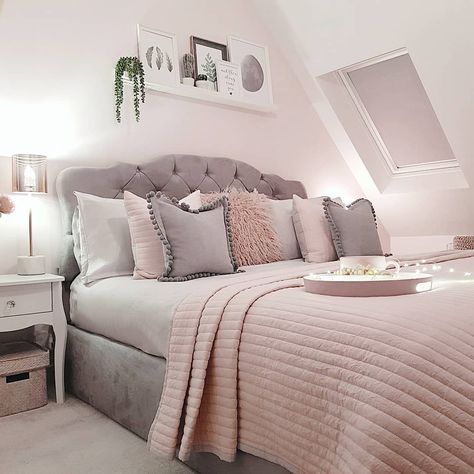 Jo - New Build To Home on Instagram: “Because if you can't wrap fairy lights around your tea and mini Toblerones 2 weeks before Christmas when can you eh! 😂 🙆‍♀️ Everyone on track…” Bedroom Decor Grey Pink, Glam Rooms, Pink Gray Bedroom, Pink And Grey Room, Blush Bedroom, Pink Bedroom Walls, Gray Layout, Ikea Bohemian, Scandinavian Green