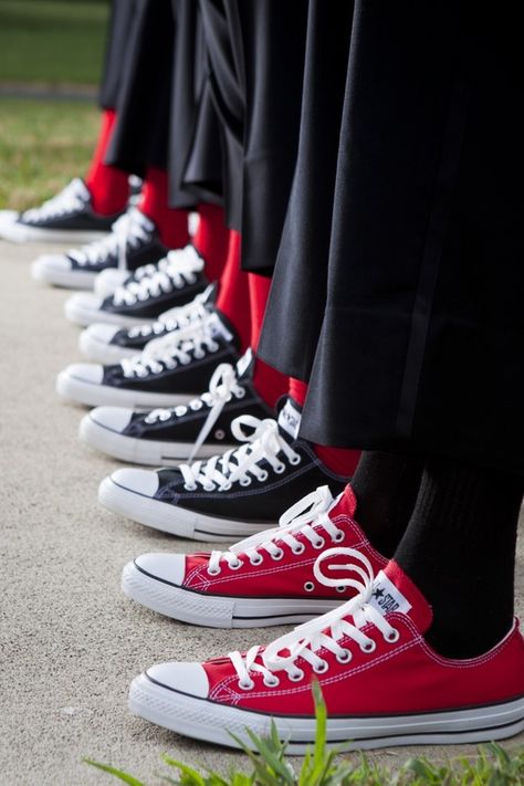 #chucks #wedding I absolutely love this idea! I want the theme to be red and black so this is perfect!!! Black Red Wedding, Wedding Colors Red, Rockabilly Wedding, Red Wedding Theme, Black Bride, Gothic Wedding, Styl Boho, Halloween Wedding, Groom And Groomsmen