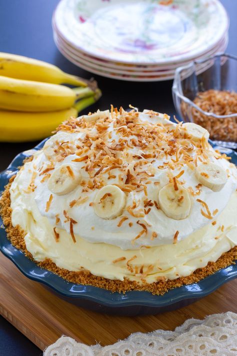 Easy Banana Cream Pie, Dessert Pies, Banana Cream Pie Recipe, Beaux Desserts, Banana Pie, Vanilla Filling, Pie Crusts, Cream Pie Recipes, Gateaux Cake