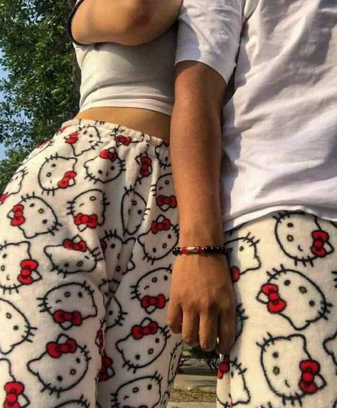 Images Hello Kitty, Kitty Clothes, Hello Kitty Clothes, Couple Pajamas, Matching Pjs, Cute Couple Outfits, Cute Relationship Photos, Matching Couple Outfits, Cute Couples Photos