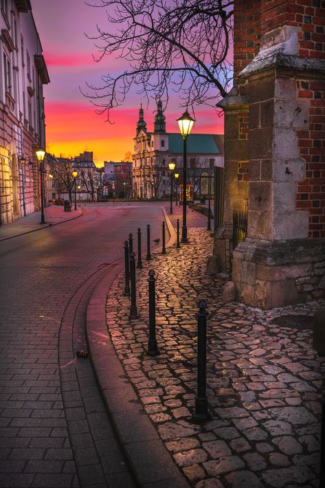 City Streets Photography, Travel Inspiration Destinations, Scenery Background, Sunset City, Zakopane, Pink Sunset, Sunset Wallpaper, European Tour, Landscape Scenery