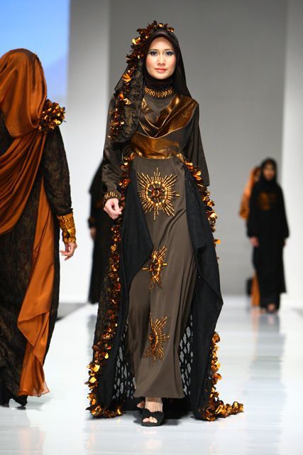 Exotic Dramatic Style, Solarpunk Fashion, Muslim Faith, Indonesian Fashion, Indonesian Culture, Turkish Clothing, Muslimah Style, Muslim Women Fashion, Style Hijab