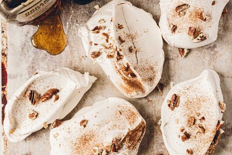 Maple meringues with pecan nuts Maple Meringues, Arabic Bread, Deli Counter, Meringue Recipe, Organic Maple Syrup, Pecan Nuts, Maple Pecan, Yorkshire Pudding, Chocolate Nuts