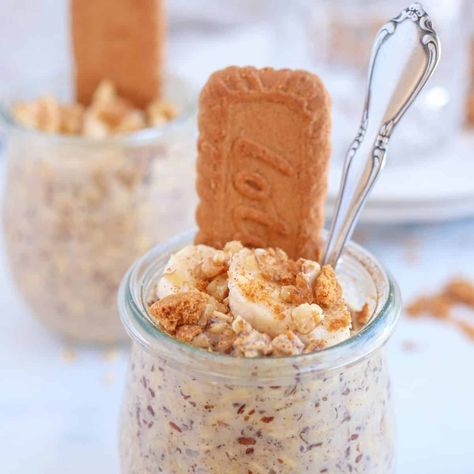 Biscoff Overnight Oats Biscoff Overnight Oats, Oat Recipes Healthy, Healthy Nutrition Plan, Overnight Oats Recipe Healthy, Plant Milk, Lotus Biscoff, Cookie Spread, Juice Diet, Overnight Oats Recipe