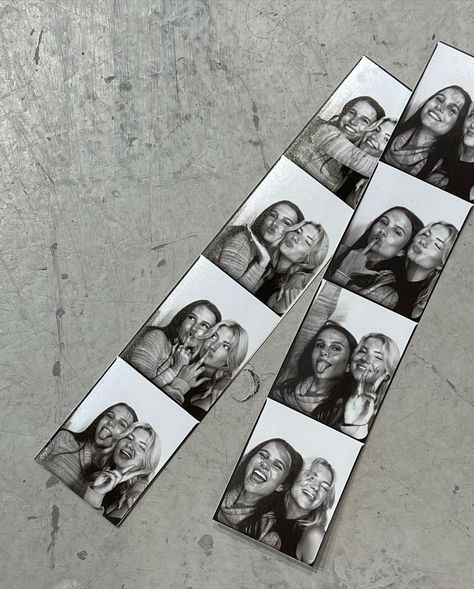 Photo Booth Ideas Best Friends, Polaroid Poses, Polaroid Design, Fun List, Photobooth Pictures, 사진 촬영 포즈, Happy 21st Birthday, Our Friendship, Summer 24