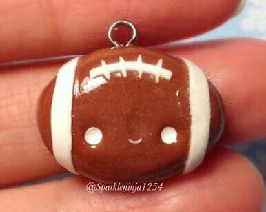 Kawaii football Polymer Clay Football, Football Clay Earrings, Football Jersey Clay Earrings, Polymer Clay Marshmallow, Kawaii Clay Ring, Fimo Ring, Resin Clay, Pasta Flexible, Cute Polymer Clay