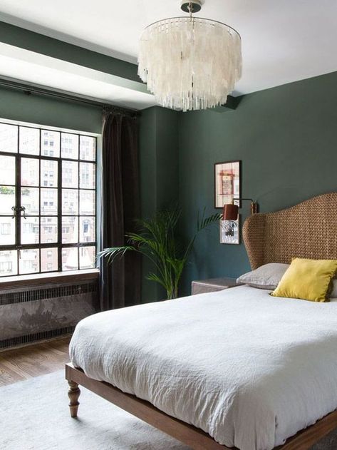 11 Insanely Cool Bedroom Paint Colors Every Pro Uses Green Bedroom Walls, Creative Bedroom, Dark Furniture, Relaxing Bedroom, Yellow Bedroom, Green Walls, Bedroom Paint Colors, Trendy Bedroom, Painting Designs