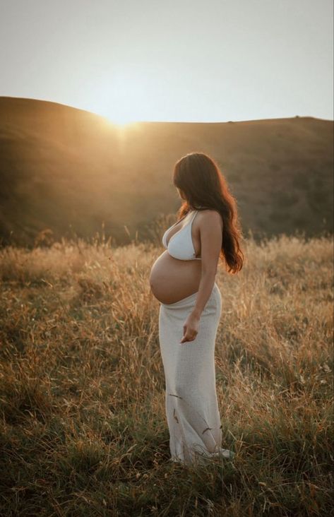 #pregnancy #mom #maternity Maternity Poses Mom Only, Self Timer Maternity Photos, Maternity Shoot Mom Only, Maternity Shoot Poses Single, Maternity Shoot Poses Mom, Just Mom Maternity Pictures, Maternity Photography Mom Only, Single Mom Maternity Pictures, Maternity Photography Single Mom