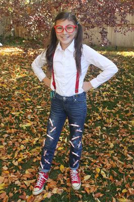 Kid Nerd Costume, Nerd Costume Diy, Girl Nerd Costume, Costumes You Can Make At Home, Nerd Halloween Costumes, Nerd Costumes, Punny Costumes, Costumes For Work, Nerd Costume