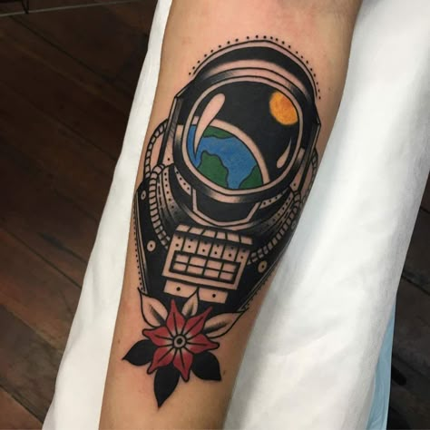 Astronaut Helmet Tattoo, Wolf Forearm Tattoo, Tattoo Astronaut, Tell Tale Heart, Joe Hill, Helmet Tattoo, Astronaut Tattoo, Tattoos Hand, Astronaut Helmet