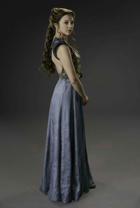 Game Of Thrones Dresses, Margery Tyrell, Solarpunk Fashion, Game Of Thrones Episodes, Game Of Thrones Costumes, Rose Leslie, Margaery Tyrell, Nikolaj Coster Waldau, Natalie Dormer