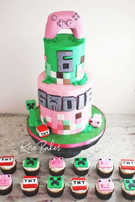 Pink Minecraft Birthday Party, Pink Minecraft Cake, Girl Minecraft Party, Girls Minecraft Birthday Party, Minecraft Pig Cake, Cupcakes Minecraft, Minecraft Cake Pops, Minecraft Birthday Decorations, Controller Cake