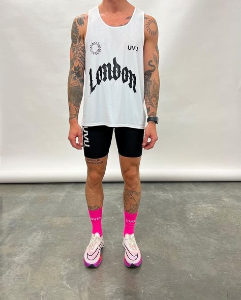 Adi Gillespie, Running Outfit Men, Training Aesthetic, Mens Fashion Week Street Style, Running Outfits, Race Outfit, Running Photos, Marathon Shirts, Mens Smart Casual Outfits