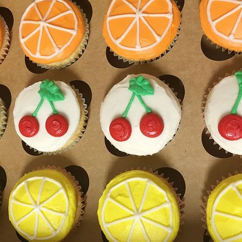 Fruit Cupcakes Decoration, Twotti Fruity Cupcakes, Fruit Themed Cupcakes, Twotti Fruitti, Fruity Cupcakes, Fruity Party, Twotti Fruity, Fruit Cupcakes, Fruity Cake