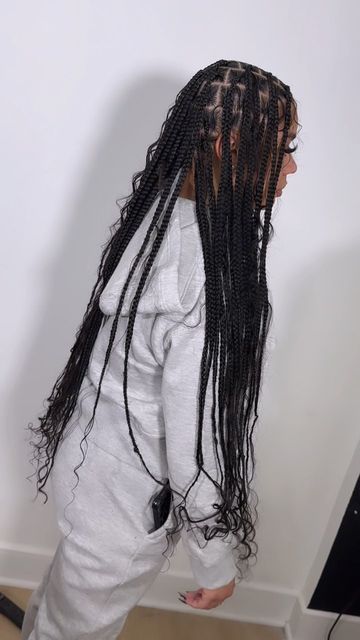 Medium Boohoo Braids, Boho Knotless Braids Curly Ends, Boho Knotless Medium, Knotless Box Braids Medium Boho, Medium Large Boho Knotless Braids, Boho Medium Knotless Braids, Chicago Braider, Medium Knotless Bohemian Braids, Boho Knotless Braids Medium