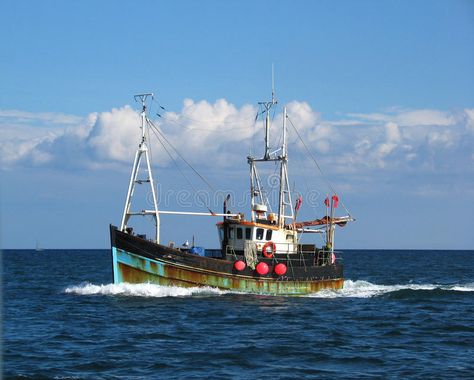 Fishing trawler. Classic style, colourful, rusty old fishing boat with a sea gul , #Sponsored, #colourful, #rusty, #fishing, #style, #Fishing #ad Fishing Boat Names, Ocean Fishing Boats, Old Fishing Boat, Fly Fishing Boats, Fishing Trawler, Trawler Boats, Arctic Tern, Boat Illustration, Sport Fishing Boats