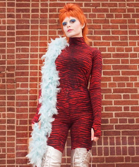 The Best Fashion-y Halloween Costumes We Found On Instagram+#refinery29 Diy David Bowie Costume, Female David Bowie Costume, Campy Halloween Costume, David Bowie Costume Women, Rock Star Costume Women, Rockstar Costume Women, David Bowie Halloween Costume, Jetsons Costume, Retro Halloween Costumes