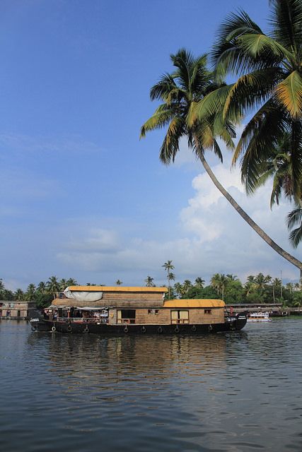 Alleppey, Kerala #Travel Kerala Drawing, Alleppey Kerala, Snapchat Photos, Colour Reference, Kerala Travel, India Trip, Kodaikanal, Cambodia Travel, Ooty