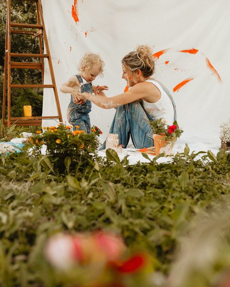 What a fun and messy shoot! 🥹❤️ when I found out Samantha is an artist I knew this trendy shoot would be perfect for her! Although it was a chaotic shoot, I love when a toddler is just being a toddler because you truly get the best shots! Love seeing all the mommy and me painting sessions and their twists! We painted flower pots instead of canvases! 🎨🖌️🪜🌻 #tampaphotographer #stpetephotographer #mommyandme #artistsoninstagram #mommyandmephotoshoot #motherhoodphotography #creativephotography #... Mom And Daughter Paint Photoshoot, Paint Session Photography, Mommy And Me Pics, Paint Photoshoot Kids, Mommy And Me Painting Photoshoot, Fun Toddler Photoshoot Ideas, Paint On Body Photography, Mommy And Me Painting, Mom And Daughters Painting