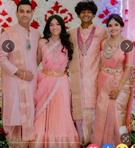 Family Dress Code For Wedding Indian, Family Matching Outfits Indian Wedding, Family Dress Combination, Family Combo Dress, Family Matching Outfits Indian, Traditional Saree Blouse, Traditional Saree Blouse Designs, Trendy Photos, Gold Silk Saree