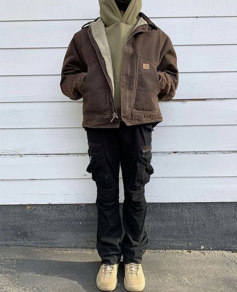 Carhartt Brown Jacket, Carhartt Jacket Outfit, Guys Fits, Guy Fits, Jacob Elordi, Trendy Boy Outfits, Carhartt Detroit, Street Style Outfits Men, Mens Casual Dress Outfits