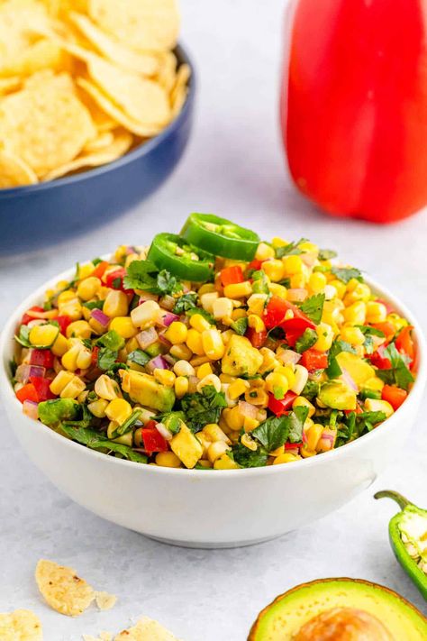 Image of corn salsa in a bowl. Chili Corn Salsa, Easy Corn Salsa, Avocado Corn Salsa, Healthy Dip, Corn Avocado, Corn Salsa Recipe, Easy Salsa Recipe, Homemade Spaghetti Sauce, Easy Salsa