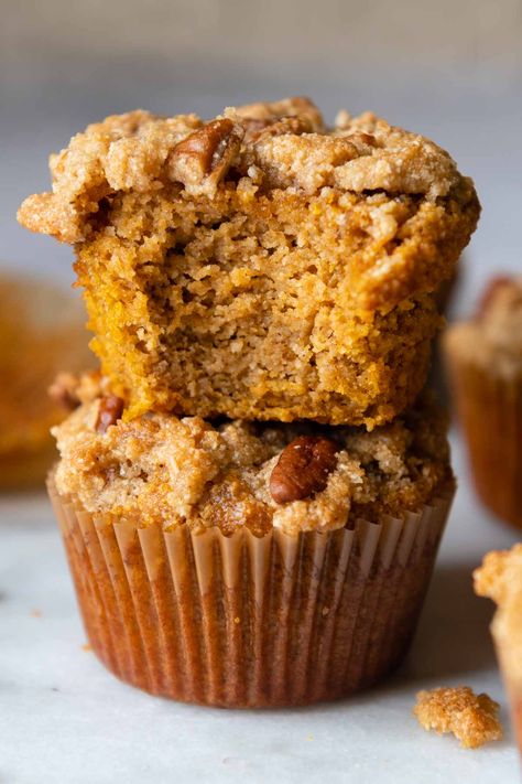 I've learned many tricks for baking with almond flour so you can now enjoy light, fluffy, and perfectly spiced almond flour pumpkin muffins with a sweet, nutty streusel crumble on top! Almond Flour Pumpkin Muffins, Almond Flour Pumpkin, Gluten Free Pumpkin Muffins, Almond Flour Muffins, Pumpkin Muffin Recipes, Baking With Almond Flour, Low Carb Muffins, Pumpkin Spice Muffins, Bran Muffins