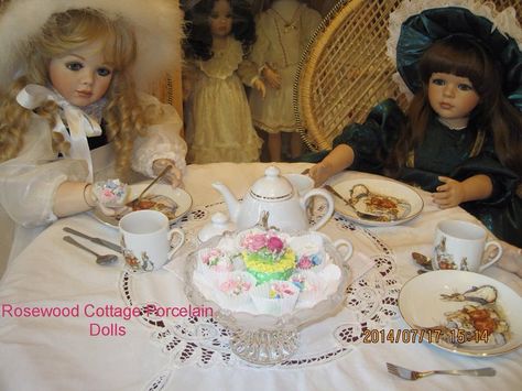 Tea party Doll Tea Party Ideas, Doll Tea Party Birthday, Baby Doll Tea Party Birthday, Creepy Doll Tea Party, American Girl Tea Party, Doll Tea Party, Romantic Girl, Old Dolls, Antique Decor