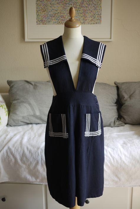 Sewing Overalls, 1940s Outfits, Vintage Sailor, Denim Overall Dress, 40s Fashion, 1940s Dresses, 1940s Fashion, Pinafore Dress, Navy Dress