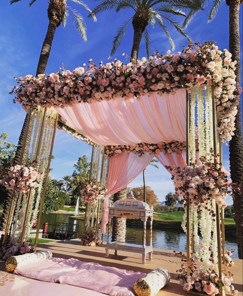 Muhurtham Decor, Phera Mandap Decor Outdoor, Pastel Wedding Mandap Decor, Wedding Chori Mandap, Phera Mandap Decor Indoor, Indian Mandap, Sikh Wedding Decor, Wedding Vidhi Mandap, Entry Idea