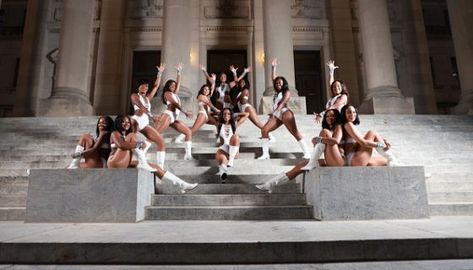 Hbcu Dance Teams, Black Majorette, Majorette Dance, Group Poses, School Dance, Dance Team, School Dances, Dance Teams, Team Photos