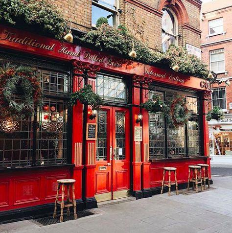 Bread & Olives - MaryLeBone Lane - London Restaurant Exterior Design, London Cafe, Restaurant Exterior, Storefront Signs, British Pub, London Pubs, Shop Fronts, Library Decor, Commercial Real Estate