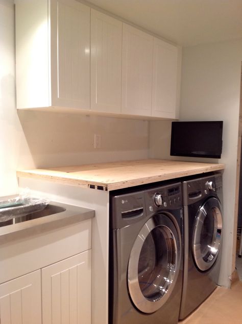 Diy Washer Dryer Countertop, Countertop Washer, Laundry In Kitchen, Floating Countertop, Laundry Room Counter, Washer And Dryer Pedestal, Washer Dryer Kitchen, Laundry Room Countertop, Laundy Room