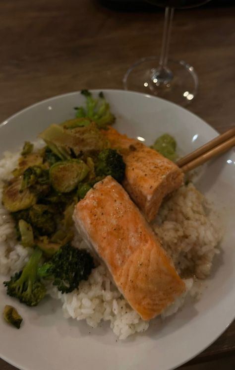 Salmon Bowl Aesthetic, Salmon Aesthetic, Salmon Bowls, Salmon Bowl, Salmon Dinner, Nutritious Food, Cooking Salmon, Food Inspo, Dream Lifestyle