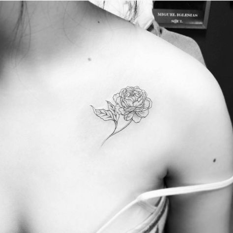 Peony tattoo on the chest.                                                                                                                                                                                 More Flowers Tattoo On Shoulder, Peony Flower Tattoo, Peony Flower Tattoos, Front Shoulder Tattoos, Tattoo On Shoulder, Lioness Tattoo, Peony Tattoo, Beautiful Flower Tattoos, Cool Chest Tattoos