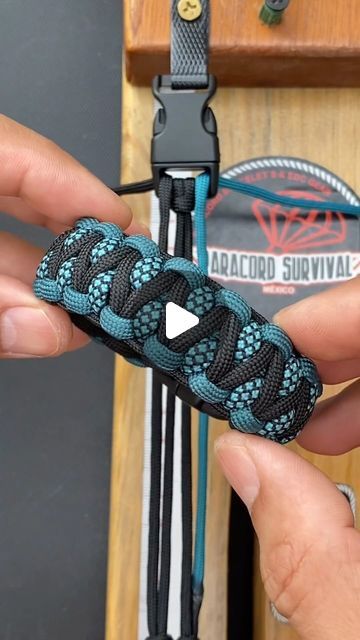 Para Cord Bracelets How To Make, Paracord Projects Diy Tutorials, Paracord Projects Tactical, Paracord Projects Tutorials, Macrame Summer, 550 Cord Bracelets, Paracord Weaves, Paracord Projects Diy, Make A Dragon