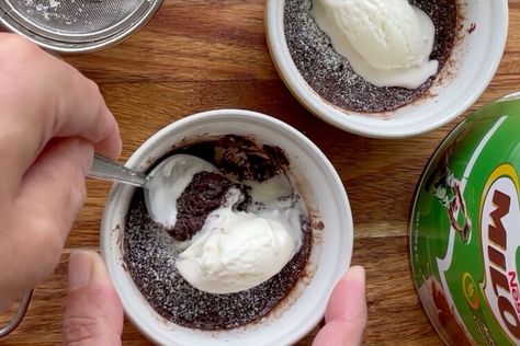 Milo, milk and a microwave is all you need for the best dessert hack of all time Milo Mug Cake, Milo Milk, Milo Recipe, Milo Cake, Easy Mug Cake, Dessert Hacks, Microwave Cake, Mug Cake Microwave, Milk Dessert