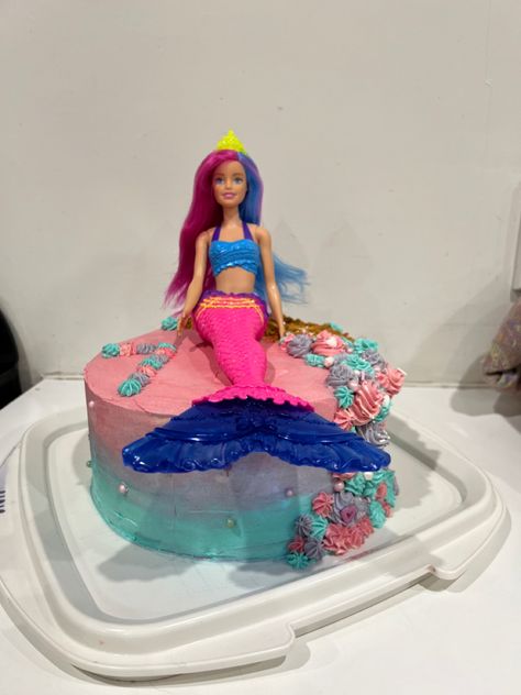 Cake With Barbie, Simple Mermaid Birthday Cake, Simple Mermaid Cake, Doll Mermaid Cake, Barbie Mermaid Cakes For Girls Birthday, Barbie Mermaid Cake, Barbie Mermaid Power Birthday, Cake With Barbie On Top, Mermaid Barbie Cake