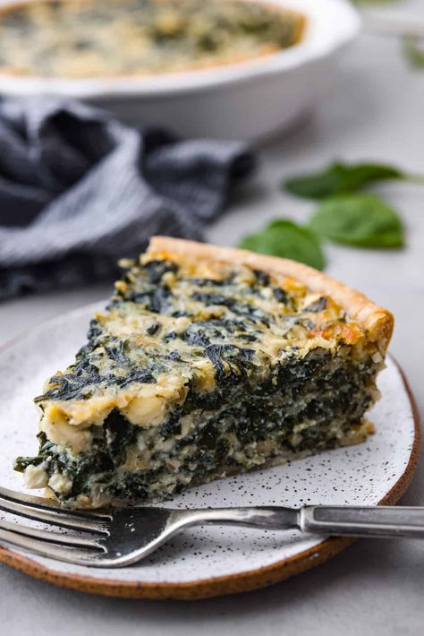 Spinach Pie Spinach Pie Recipe, Spinach Feta Pie, Healthy Pie Recipes, Vegetarian Freezer Meals, Greek Spinach, Vegetarian Pot Pie, Greek Spinach Pie, Vegan Steak, Wholesome Yum