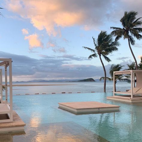 InterContinental Hayman Island on Instagram: “Some views are worth waking up early for. #haymanisland #immerseintohayman #intercontinentalhaymanisland #infinitypool #lovewhitsundays…” Hayman Island, Holiday Inspiration, How To Wake Up Early, Infinity Pool, Travel Pictures, Wake Up, Most Beautiful, Voyage, Pool