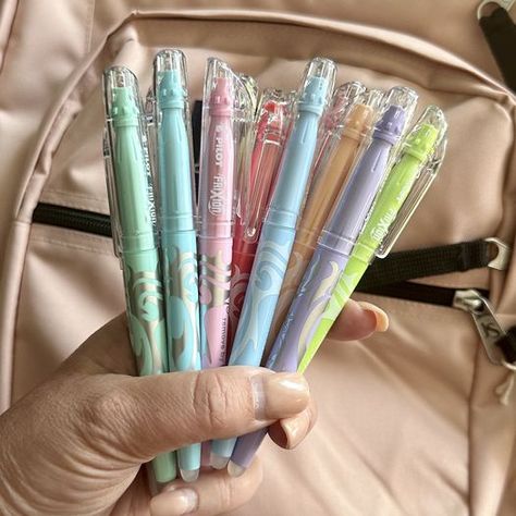 Frixion Erasable Highlighters, Pilot Frixion Highlighters, Pilot Highlighter, Stationary For School, Frixion Highlighter, Erasable Highlighters, Sugar Mommy, Pretty School Supplies, Pastel Highlighter