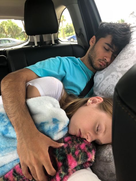 #blanket #coupleromantic #coupleportrait #naptime #cars #roadtrip #aesthetic #loveintheair #boyfriend #cozy #hug Nap With Boyfriend, Car Cuddles Couples Backseat, Roadtrip Aesthetic Couple, Car Rides With Boyfriend, Road Trip With Boyfriend, Cuddle Aesthetic, Cuddly Boyfriend, Car Boyfriend, Touch Starved