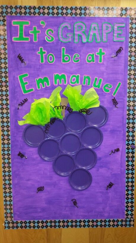 It's "GRAPE" idea for school/daycare bulletin board or door. Fruit Bulletin Board Ideas, Fruit Classroom, Sunday School Themes, Daycare Bulletin Boards, School Lunchroom, Idea For School, Desk Arrangements, Boards Ideas, Easy Valentines