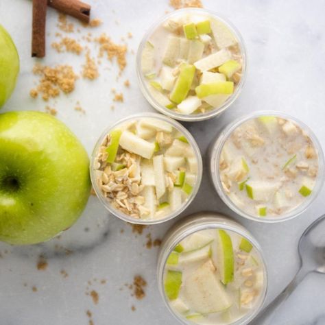 Easy Apple Pie Overnight Oats - Mason Jar Recipe Apple Pie Overnight Oats, Apple Overnight Oats, Night Oats, Mason Jar Recipe, Best Overnight Oats Recipe, Ww Breakfast, Peanut Butter Overnight Oats, Easy Overnight Oats, Oat Recipes Healthy