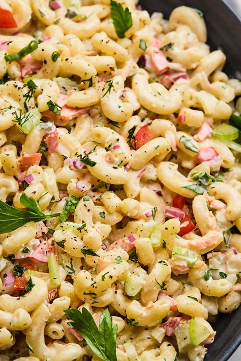 Creamy Classic Macaroni Salad | Olive & Mango Pasta Salad With Macaroni Noodles, Pasta With Veggies, Homemade Macaroni Salad, Chicken Pesto Pasta Salad, Creamy Macaroni Salad, Creamy Tuna Pasta, Brunch Salad, Classic Macaroni Salad, Creamy Pasta Salads