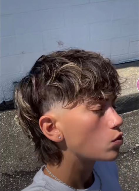 Shaggy Modern Mullet, Mullet Balayage, Modern Mullet Women Short Hair, Mulet Hair Men, Modern Mullet Straight Hair, Very Short Mullet, Skater Mullet, Textured Mullet, Corte Mullet