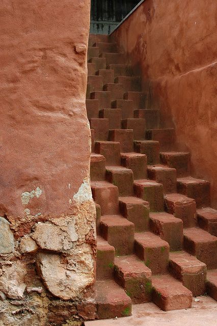 Architecture Mexico, Stairs Architecture, Take The Stairs, Stair Steps, Stairway To Heaven, Home Modern, Staircase Design, Stairs Design, Amazing Architecture